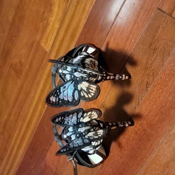 Shoes - Picture 3 of 3